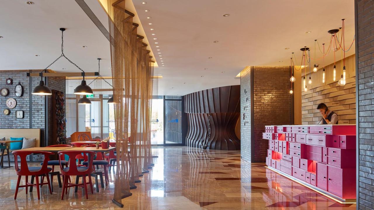 Hotel Indigo Kaohsiung Central Park By Ihg Exterior foto Lobby