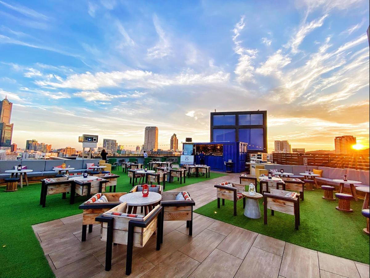 Hotel Indigo Kaohsiung Central Park By Ihg Exterior foto Rooftop bar