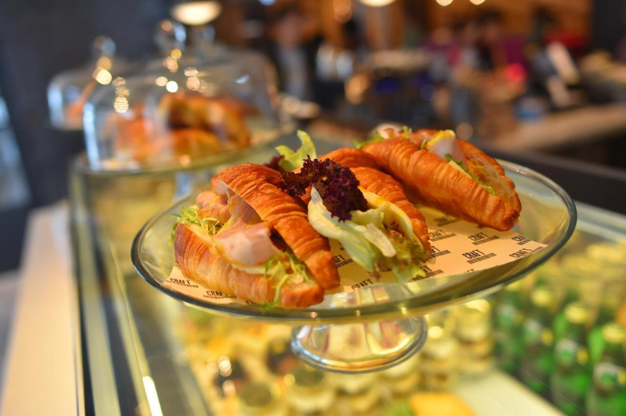 Hotel Indigo Kaohsiung Central Park By Ihg Exterior foto Croissants