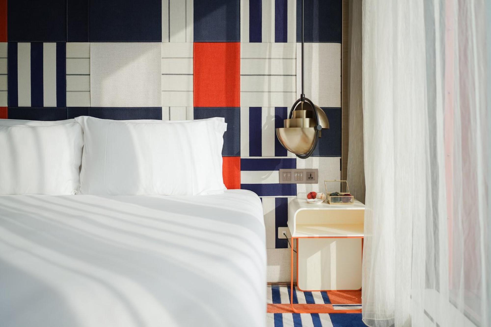 Hotel Indigo Kaohsiung Central Park By Ihg Exterior foto A room at the Standard East Village